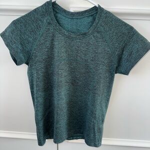 Lululemon Swiftly Tech Short-Sleeve 2.0 Shirt - Waist Length - 6 - Green